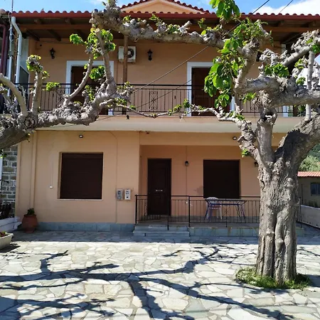 Exotic House Next To The Apartamento Marathiás