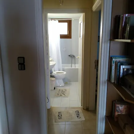 Exotic House Next To The Apartamento Marathiás